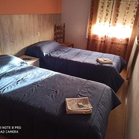 פיגוארז Hostal Galicia מראה חיצוני תמונה
